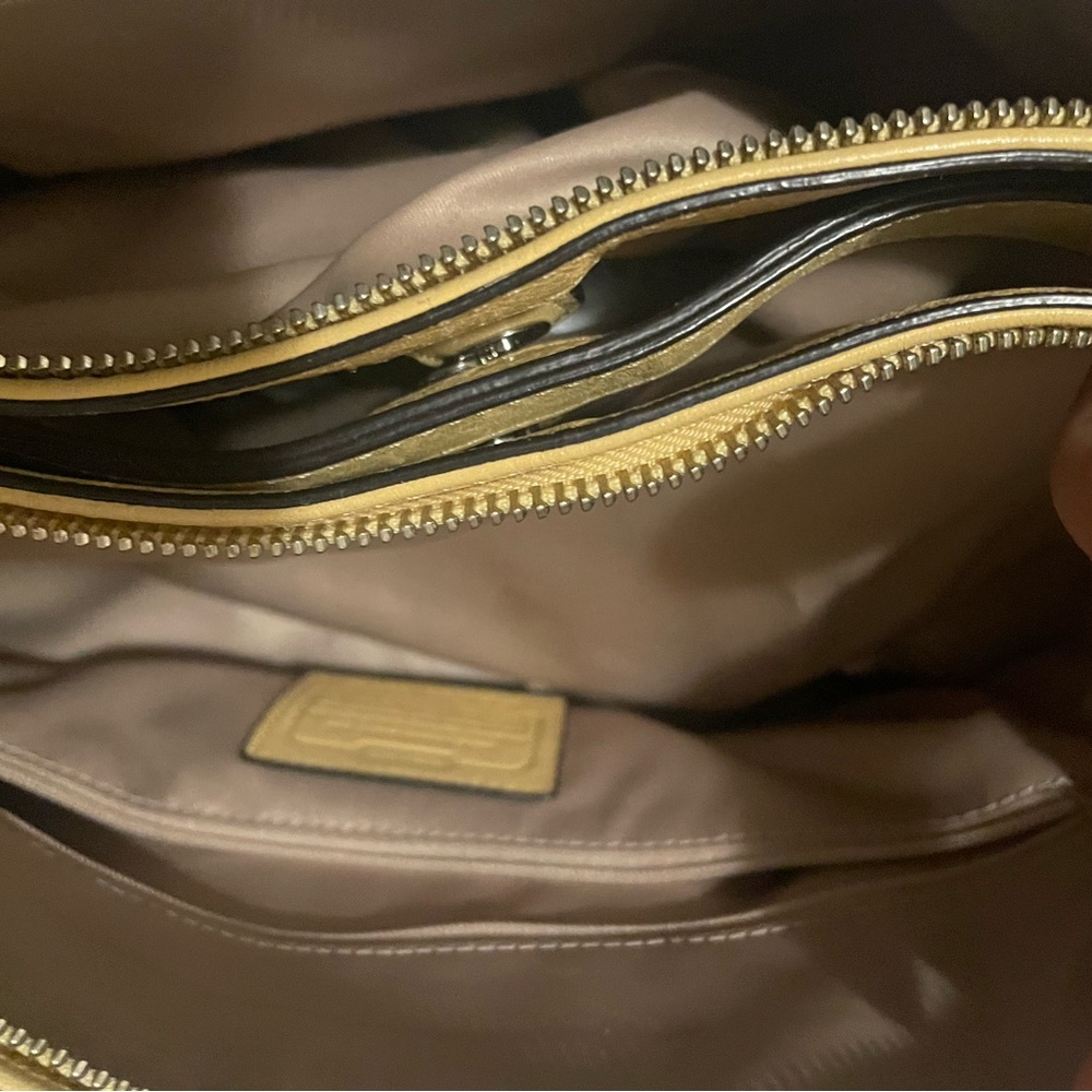 Canary yellow leather coach purse - Picture 3 of 4